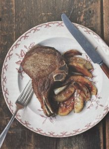 Pork Chops with Sauteed Apples